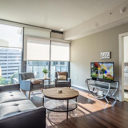 High Rise 2 Bedroom Apartment In A Great Location Apts アトランタ エクステリア 写真