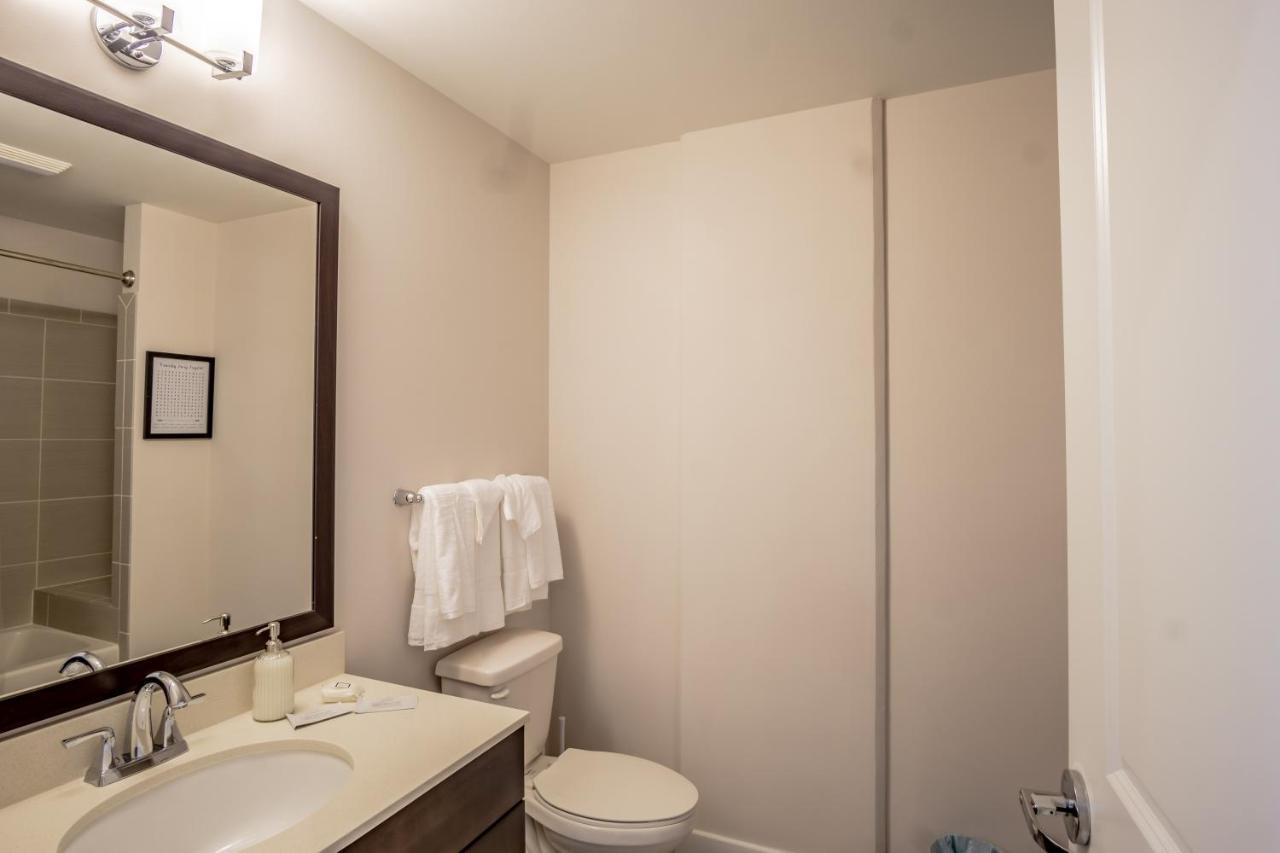 High Rise 2 Bedroom Apartment In A Great Location Apts アトランタ エクステリア 写真