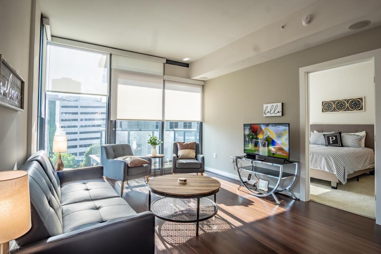 High Rise 2 Bedroom Apartment In A Great Location Apts アトランタ エクステリア 写真